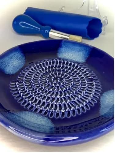 BonCera Ceramic Garlic Grater Plate 4-Piece Set - Blue Cross Glazed | Versatile Kitchen Tool for Garlic, Ginger & Fruits thumbnail 2