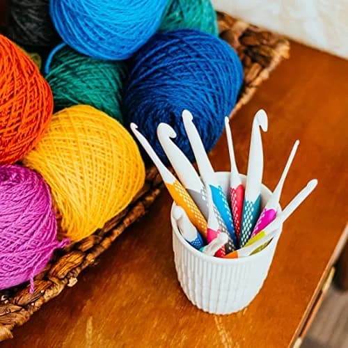 Prym Crochet Hook H8/5mm | Lightweight, Smooth, Ergonomic Handle for All Yarn Types thumbnail 4