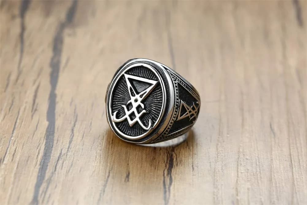 VNOX Sigil of Lucifer Seal of Satan Symbol Signet Ring Band for Men, Talisman Amulet Jewelry (Silver-Lucifer, Size 9) - view 3