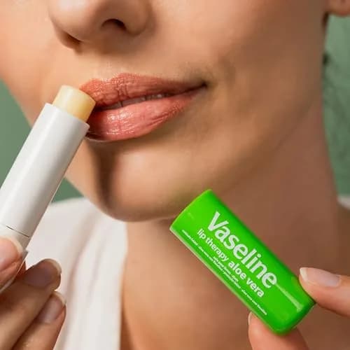 Vaseline Aloe Fresh Lip Therapy Stick 0.16 oz | Soothing Aloe & Vitamin E Hydration thumbnail 5
