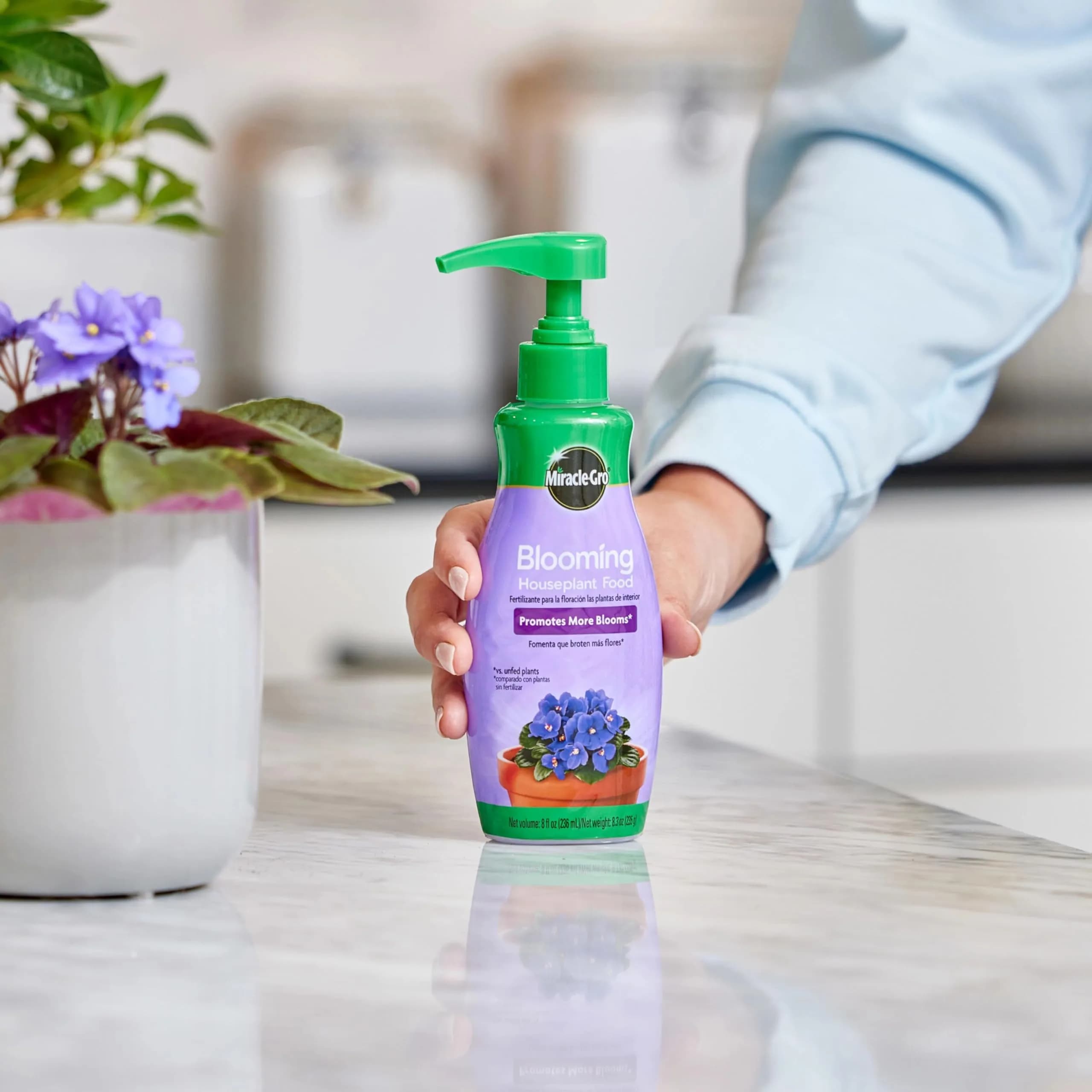 Miracle-Gro Blooming Houseplant Food, 2 Pack of 8 fl oz Bottles | For Instantly More Blooms - view 3