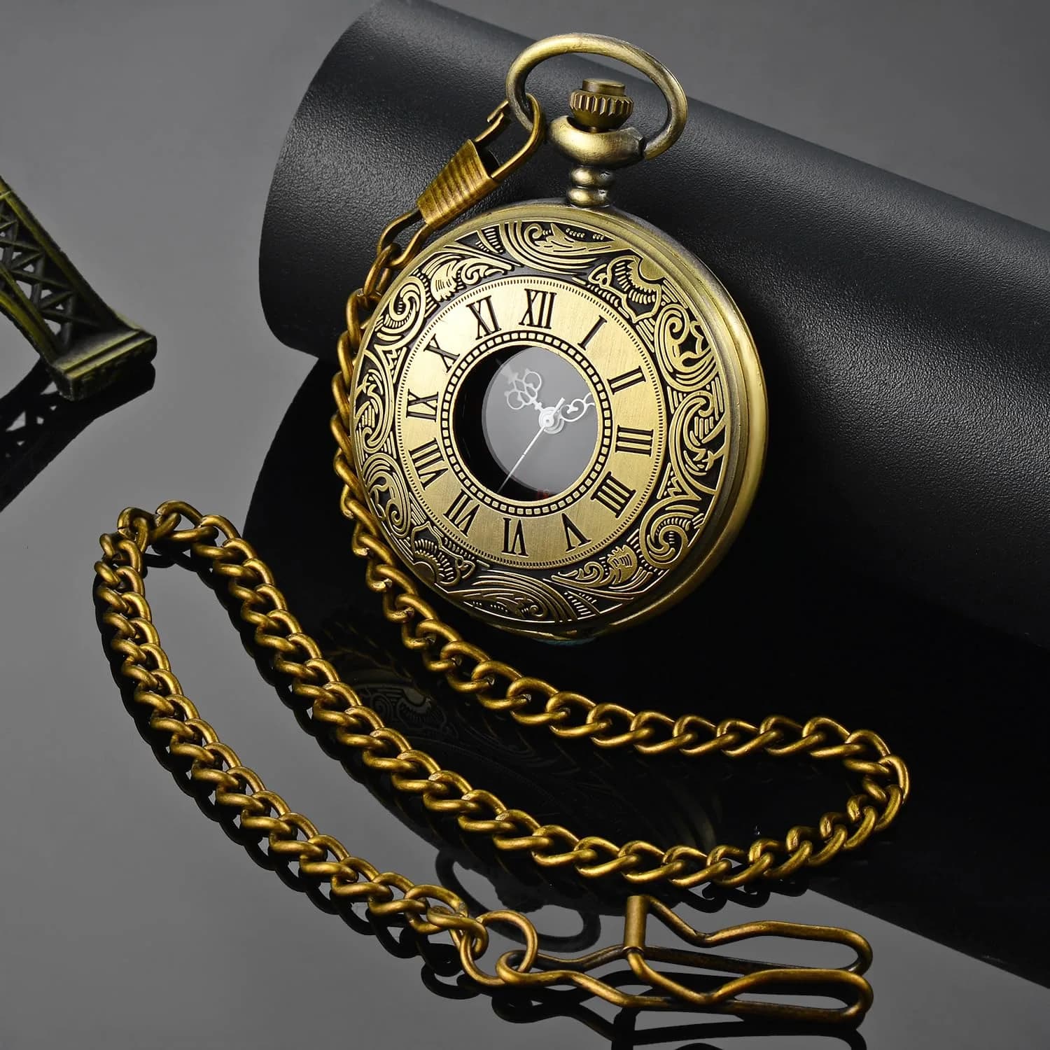 LYMFHCH Vintage Pocket Watch with Chain, 4.6cm Case | Classic Roman Numerals Quartz Wristwatch for Gifts - view 2