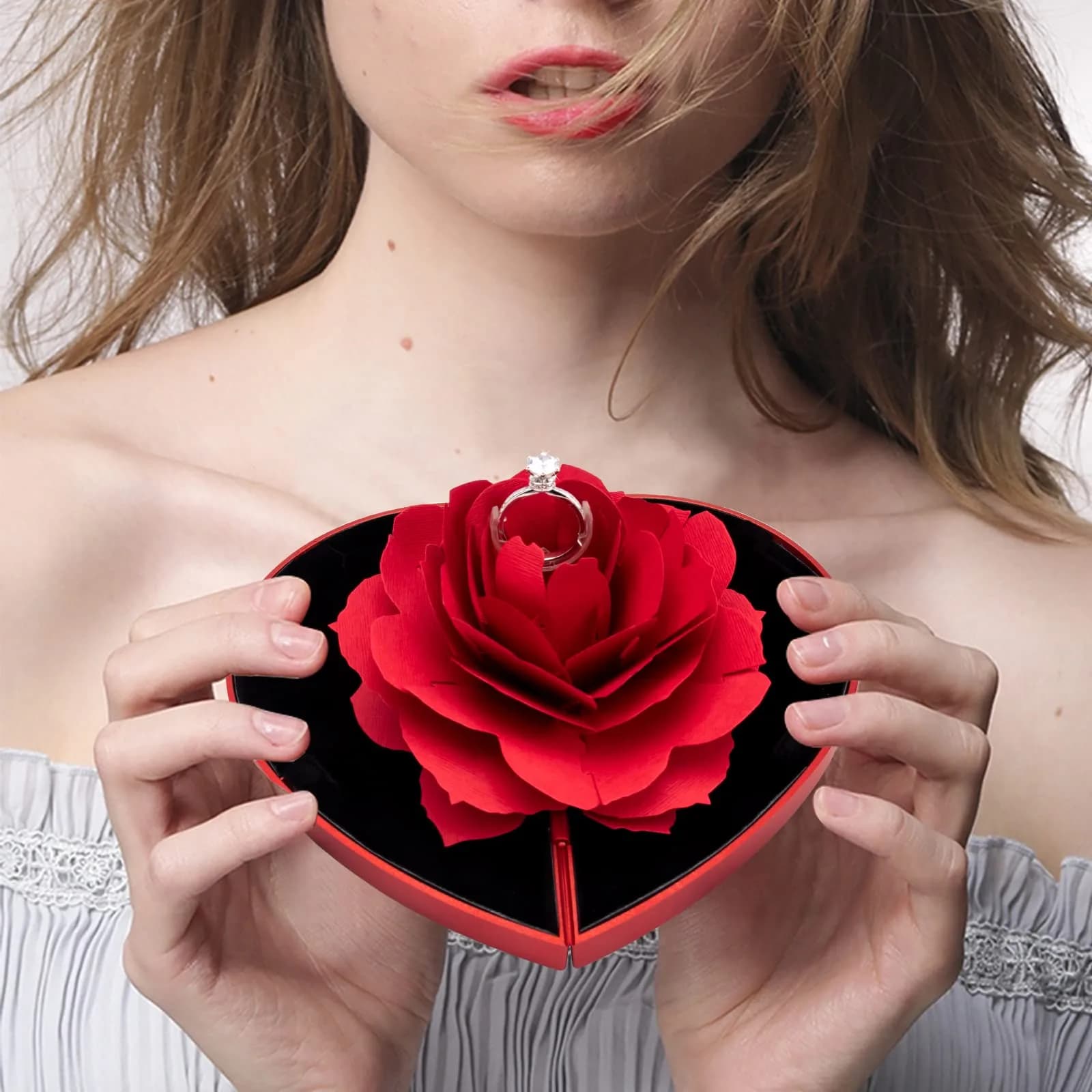 wonuu Pop Up Rose Engagement Ring Box - Red Heart, Heart-Shaped Design for Surprise Jewelry Storage - view 3