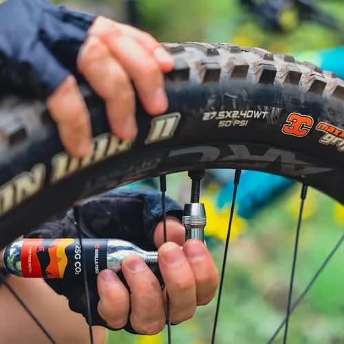 Gorilla Force 25g CO2 Cartridges 5-Pack | Fast Flat Repair for Bikes thumbnail 2