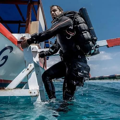 Fourth Element Technical Shorts Small Black | Durable Over Wetsuit for Divers thumbnail 3