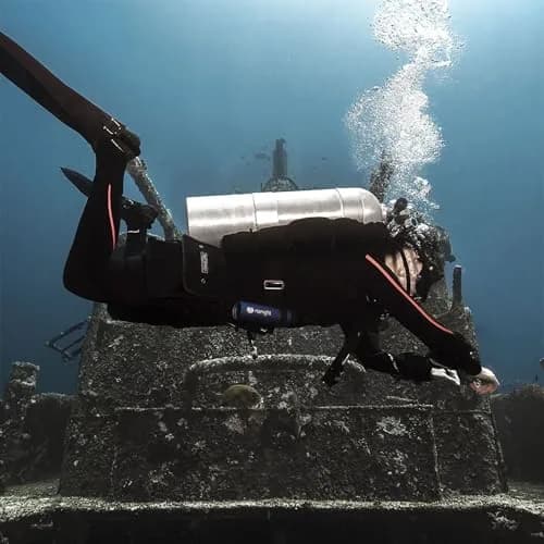 Fourth Element Technical Shorts Small Black | Durable Over Wetsuit for Divers thumbnail 4