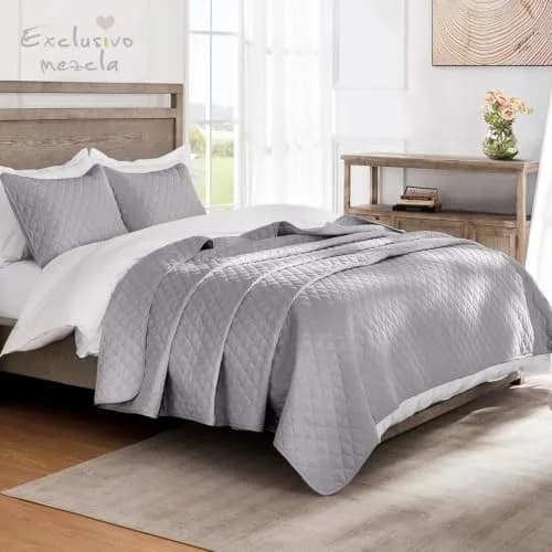 Exclusivo Mezcla Reversible Full Queen Quilt Bedding Set Light Grey | Lightweight Breathable All-Season Bed Coverlet with 2 Shams (220 x 240 cm / 86 x 96 Inch) thumbnail 2