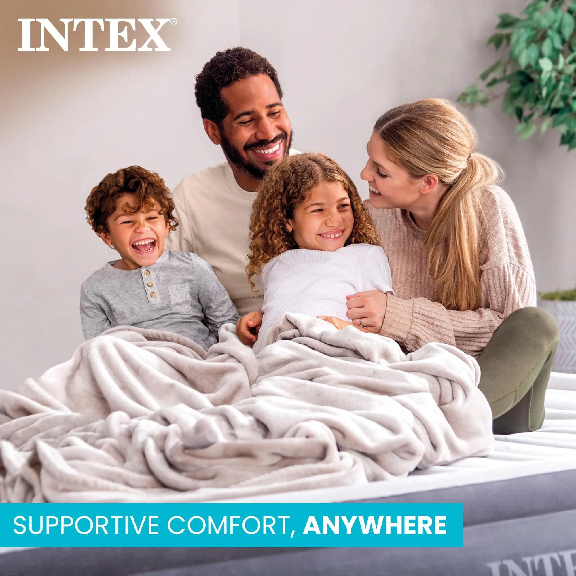 Intex Dura-Beam Deluxe Comfort Plush Air Mattress with Built-in Pump, Queen 203cm x 152cm x 33cm | Supports 272kg - view 3