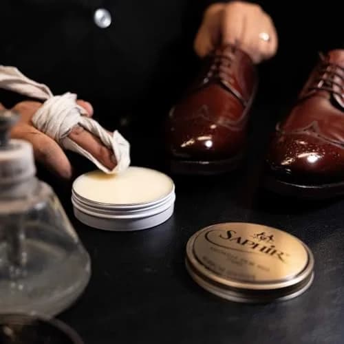 SAPHIR Medaille d’Or Mirror Gloss - Natural Wax Polish for Leather Shoes & Boots - Navy Blue | Mirror shine finish with natural ingredients thumbnail 3