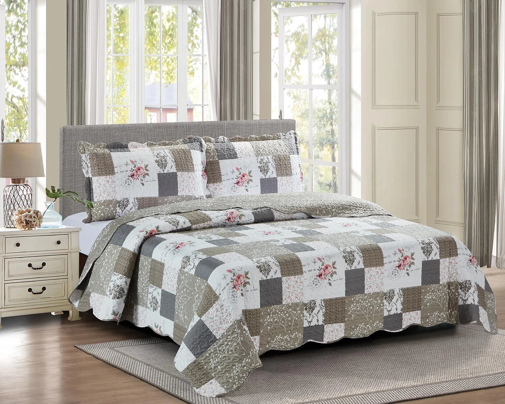 Brilliant Sunshine Pink Rose & Grey Toile Patchwork Quilt Set, King Size | All-Season Microfiber Bedding - main product image