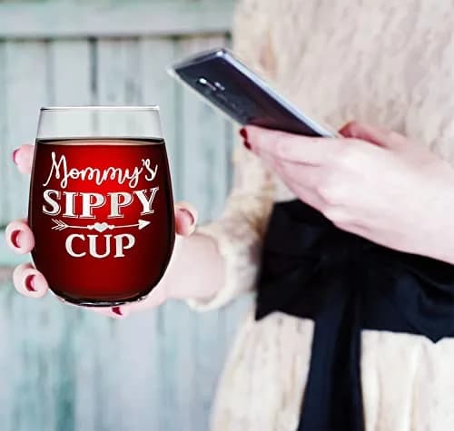 Cuptify Mommy's Sippy Cup Stemless Wine Glass 503ml (17 fl oz) | Laser Etched Heart Arrow Design thumbnail 5