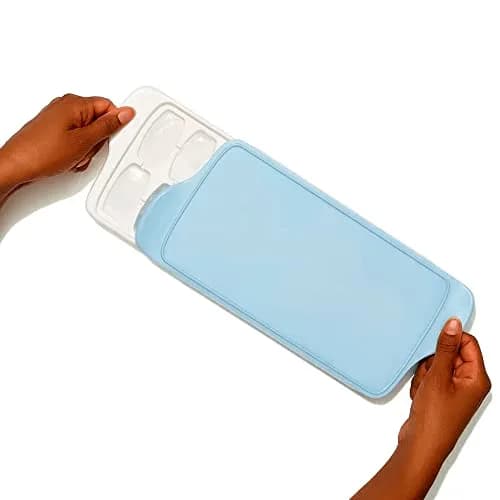 OXO Good Grips Ice Cube Tray with Lid, 1 Pack, White | Keeps Ice Fresh thumbnail 4