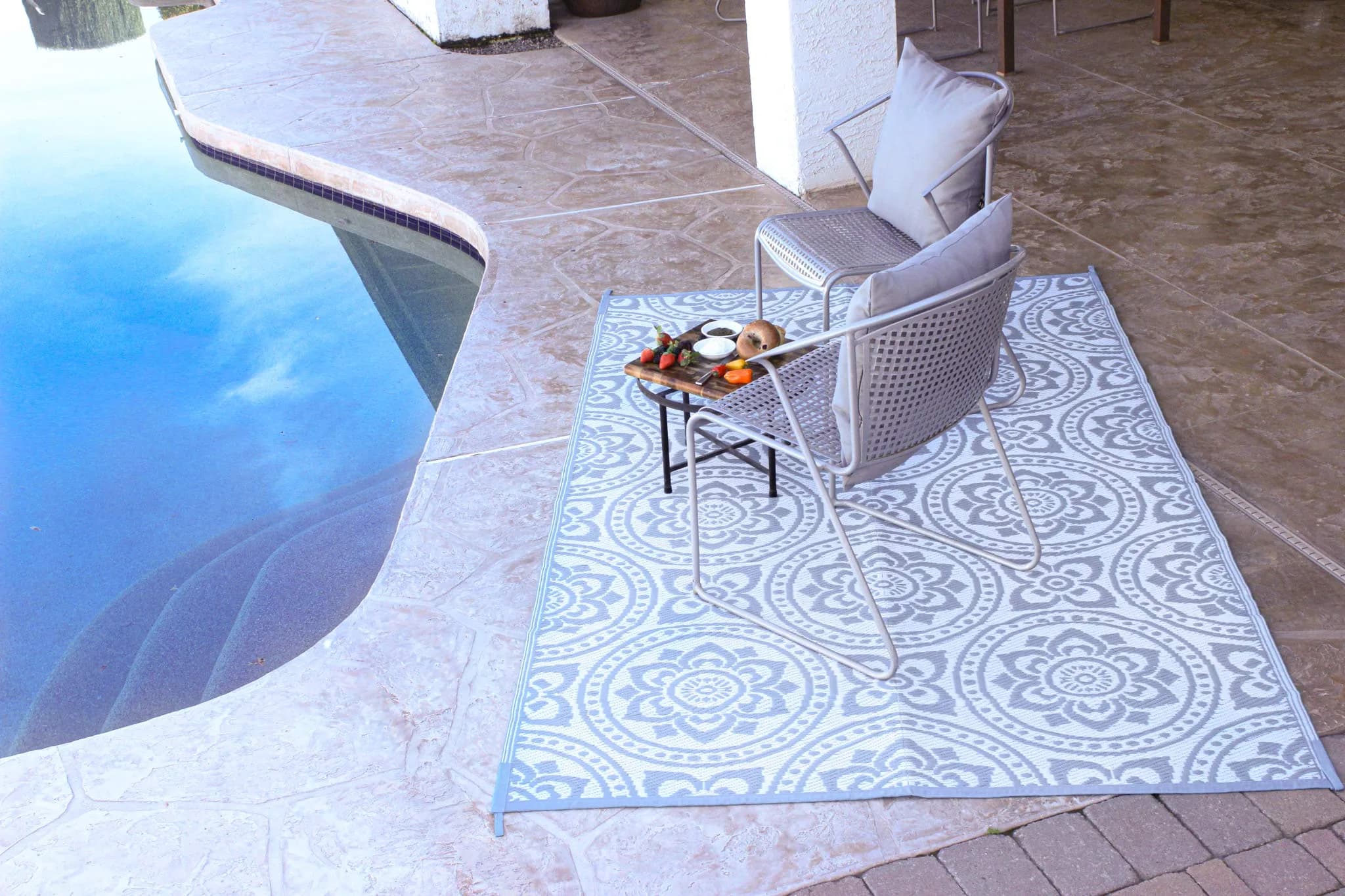 Stylish Camping 258105 8' x 10' Reversible Mat | Outdoor & Indoor Versatile Boho Rug — Grey/White