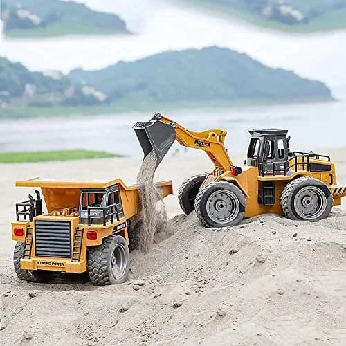 HuiNa 1:18 Scale RC Dump Truck Yellow | 6-Channel Full Functional Metal Construction Toy thumbnail 3