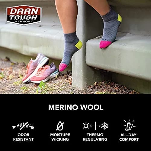 Darn Tough Vermont Women's Run Quarter Ultra-Lightweight Socks | Cushioned, Seamless, Merino Wool (Medium, Black) thumbnail 6