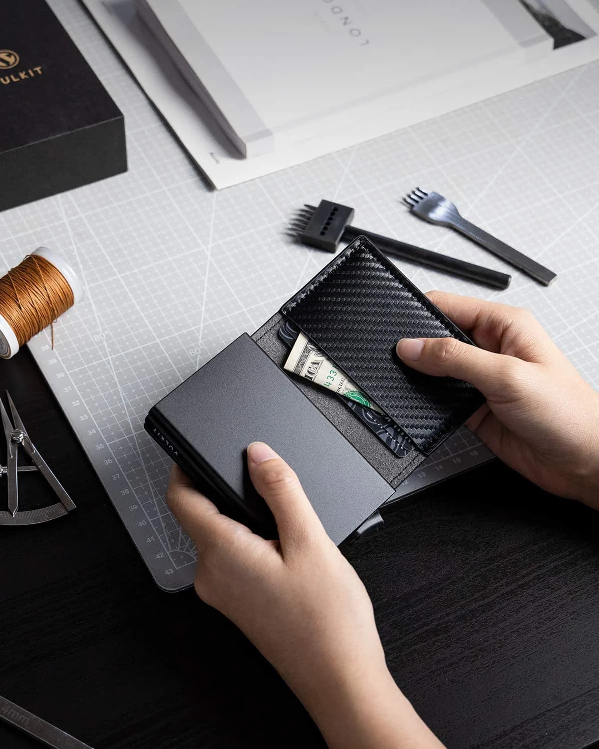 VULKIT Pop Up Double Card Case 11.9cm (4.7in) | RFID Blocking Leather & Carbon Fiber - view 7