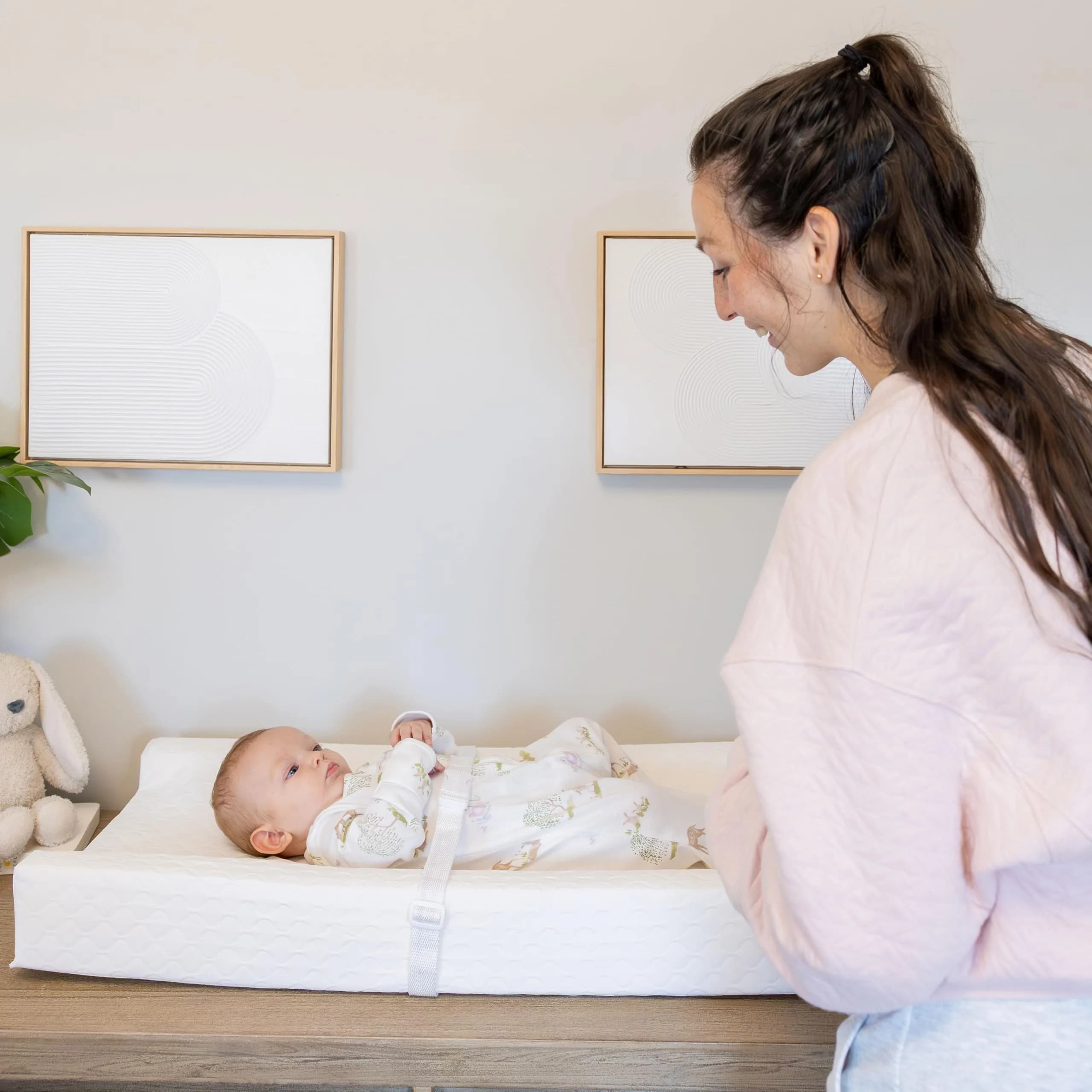 Regalo Baby Basics Contoured Changing Pad with Non-Slip Grip & Safety Strap, White | 80cm x 40cm x 10cm (31" x 16" x 4") - view 2