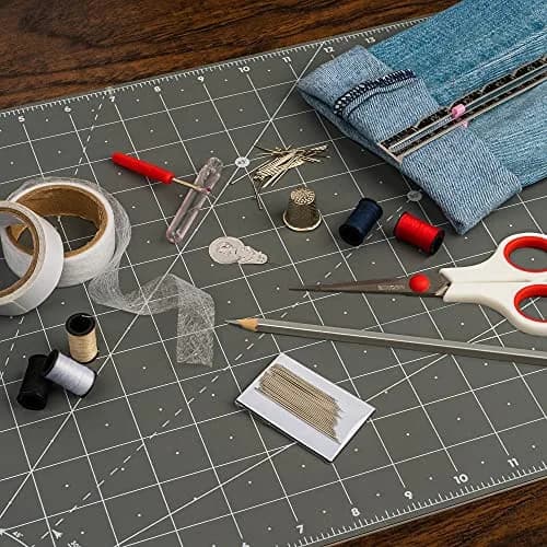 SINGER Hemming Kit with Storage Pouch – 92-piece sewing set for hemming and mending, includes hem tape, scissors, needles, pins, and marking pencil thumbnail 8