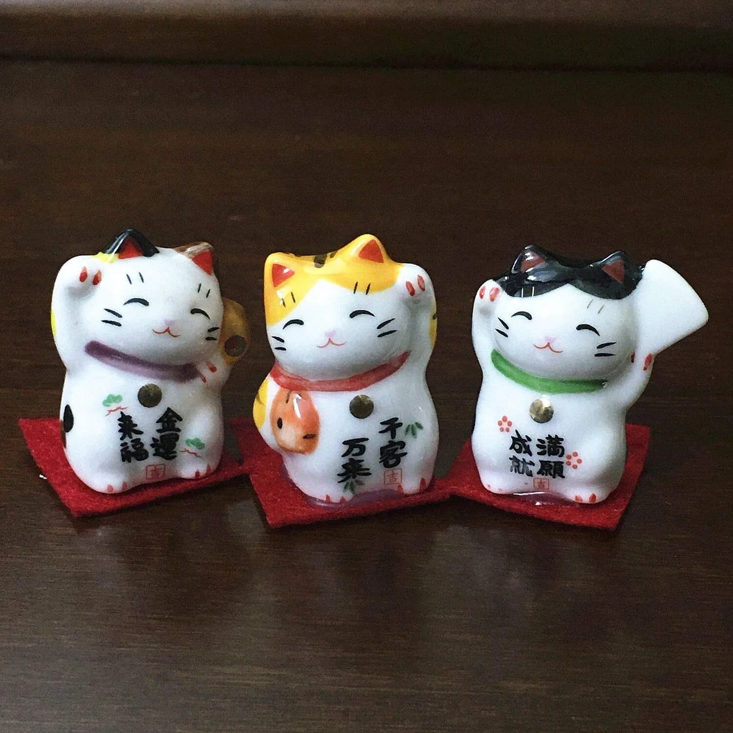 EatingBiting Set of 3 Japanese Maneki Neko Lucky Cat Figurines | Ceramic Decor Ornaments - view 3
