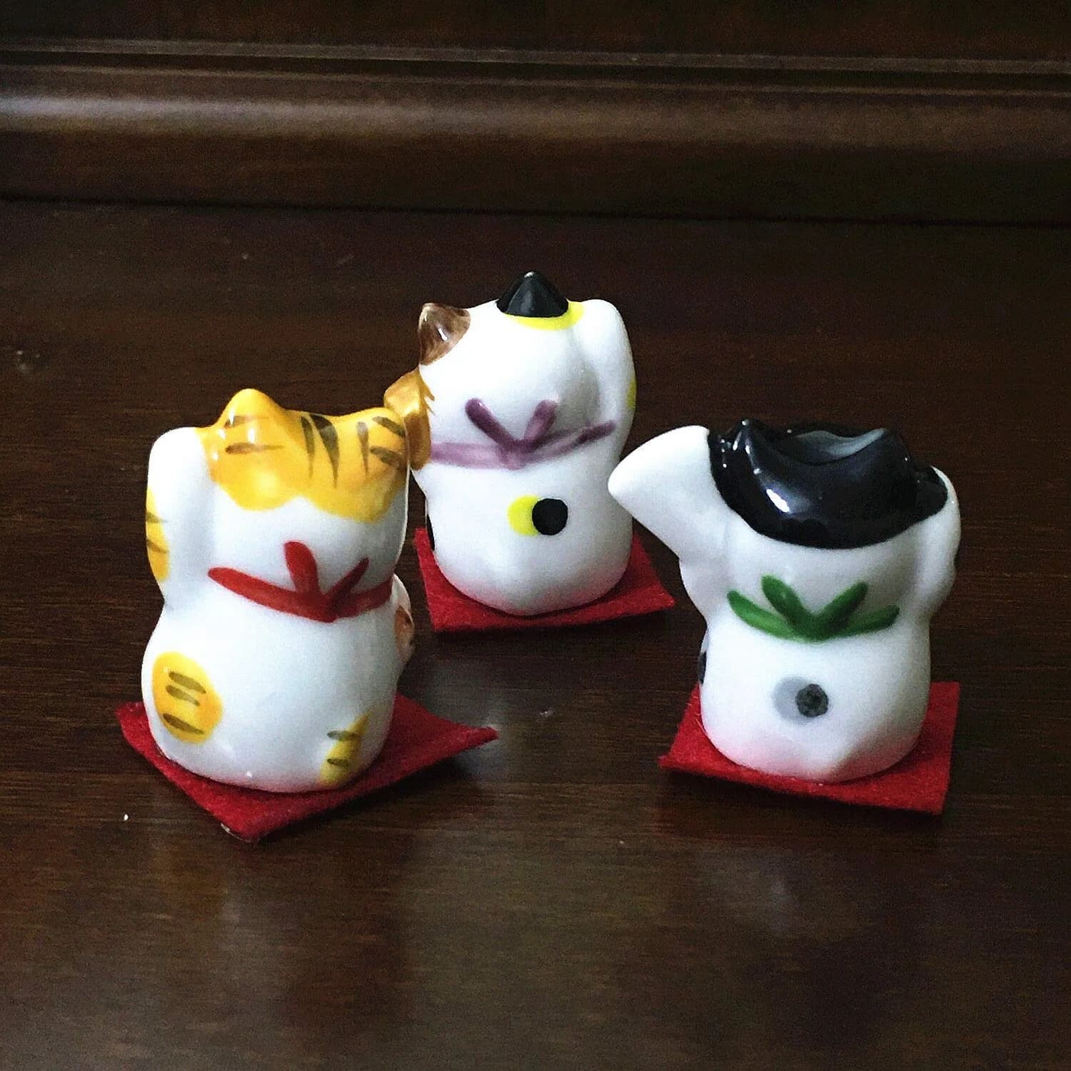 EatingBiting Set of 3 Japanese Maneki Neko Lucky Cat Figurines | Ceramic Decor Ornaments - view 4