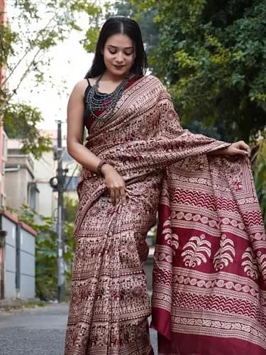 EthnicJunction Silk Cotton Kalamkari Print Saree With Blouse Piece, Maroon, 5.5 m (18 ft) | Authentic Indian Weave thumbnail 4