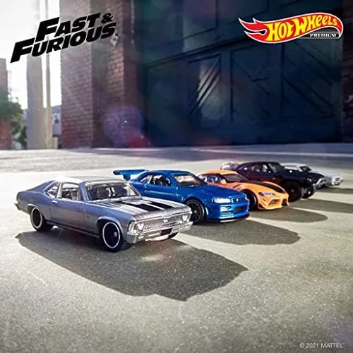 Hot Wheels Fast & Furious Collection of 1:64 Scale Vehicles from The Fast Film Franchise, Modern & Classic Cars, Great Gift for Collectors & Fans of The Movies thumbnail 4