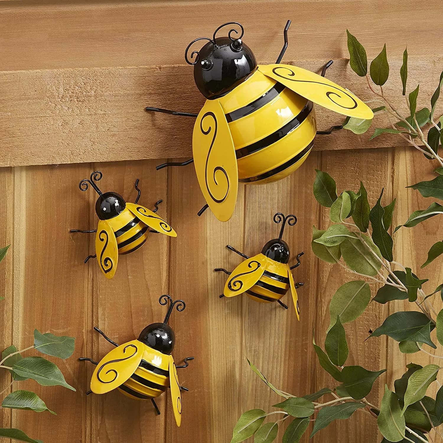 Yungeln Metal Wall Art Set of 4 Bumble Bees 10cm (3.97in) | Adds Whimsical Charm to Your Garden - main product image
