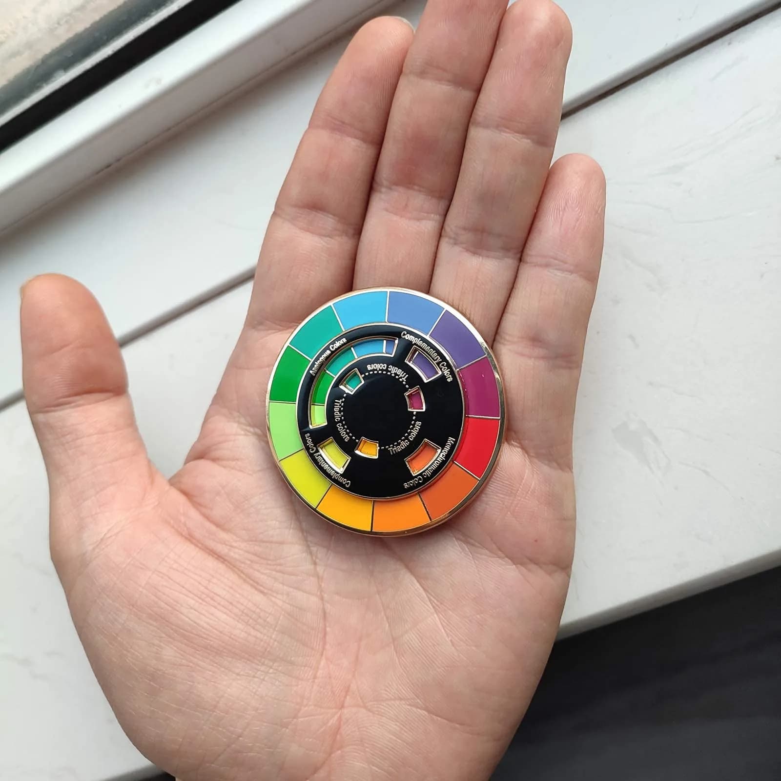 Langjitianya Color Wheel Enamel Pin 5.08 cm (2 Inches) | Spinning Art Tool for Artists - view 5
