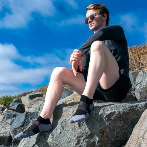 OS1st AC4 Active Comfort Socks with Blister Protection Double-tab and reinforced seamless toe | Breathable, Supportive & Blister-Free (102 chars) thumbnail 3