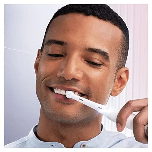 Oral-B iO Gentle Care Replacement Brush Heads 4 Count Soft Cleaning | Gentle on Gums thumbnail 2
