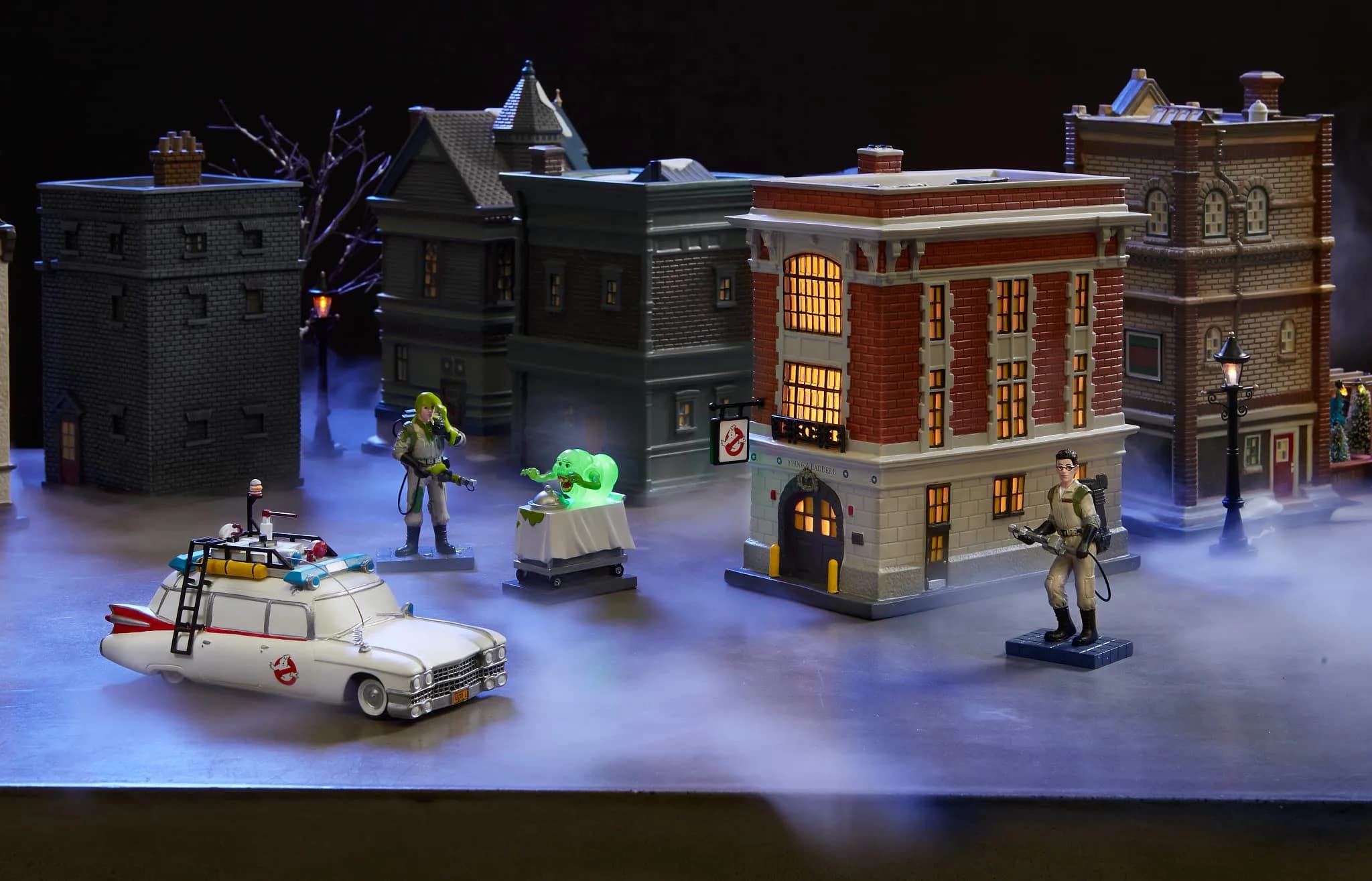 Department 56 Ghostbusters Village Ecto-1 Car Figurine 15cm (5.98" L) | Screen-Accurate Replica - view 2