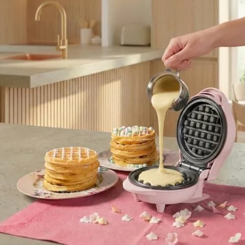 Bestron Mini-Waffeleisen für klassische Waffeln | Retro Design, 550 Watt, Pink thumbnail 4