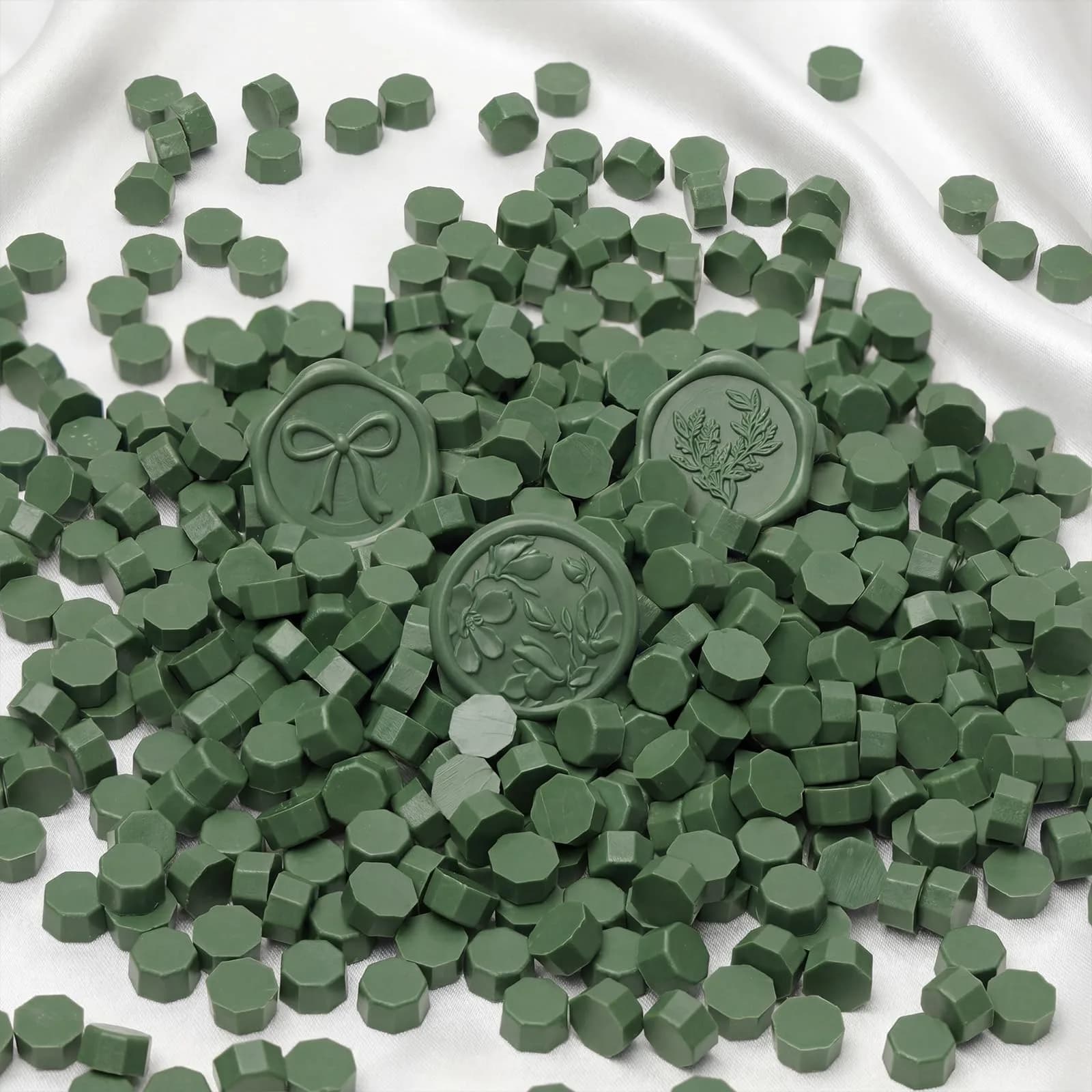 UNIQOOO Dark Olive Green Sealing Wax Beads, 540 Pcs | Perfect for Wedding Invitations & Crafts — Olive Green