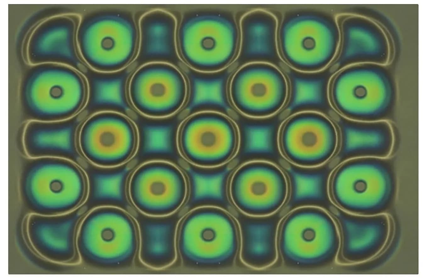 metisinno Magnetic Field Viewing Film 15.24cm x 10.16cm (6"x4") | Visualise Magnetic Flux Patterns - main product image