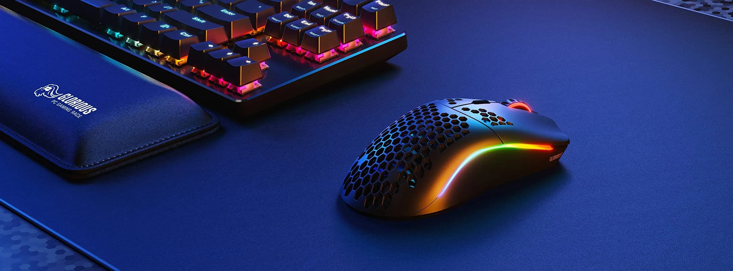 GLORIOUS Model O Wireless Gaming Mouse - 69g Honeycomb Design, RGB, Ambidextrous, 2.4GHz Wireless, 71 Hours Battery, Matte White - view 8