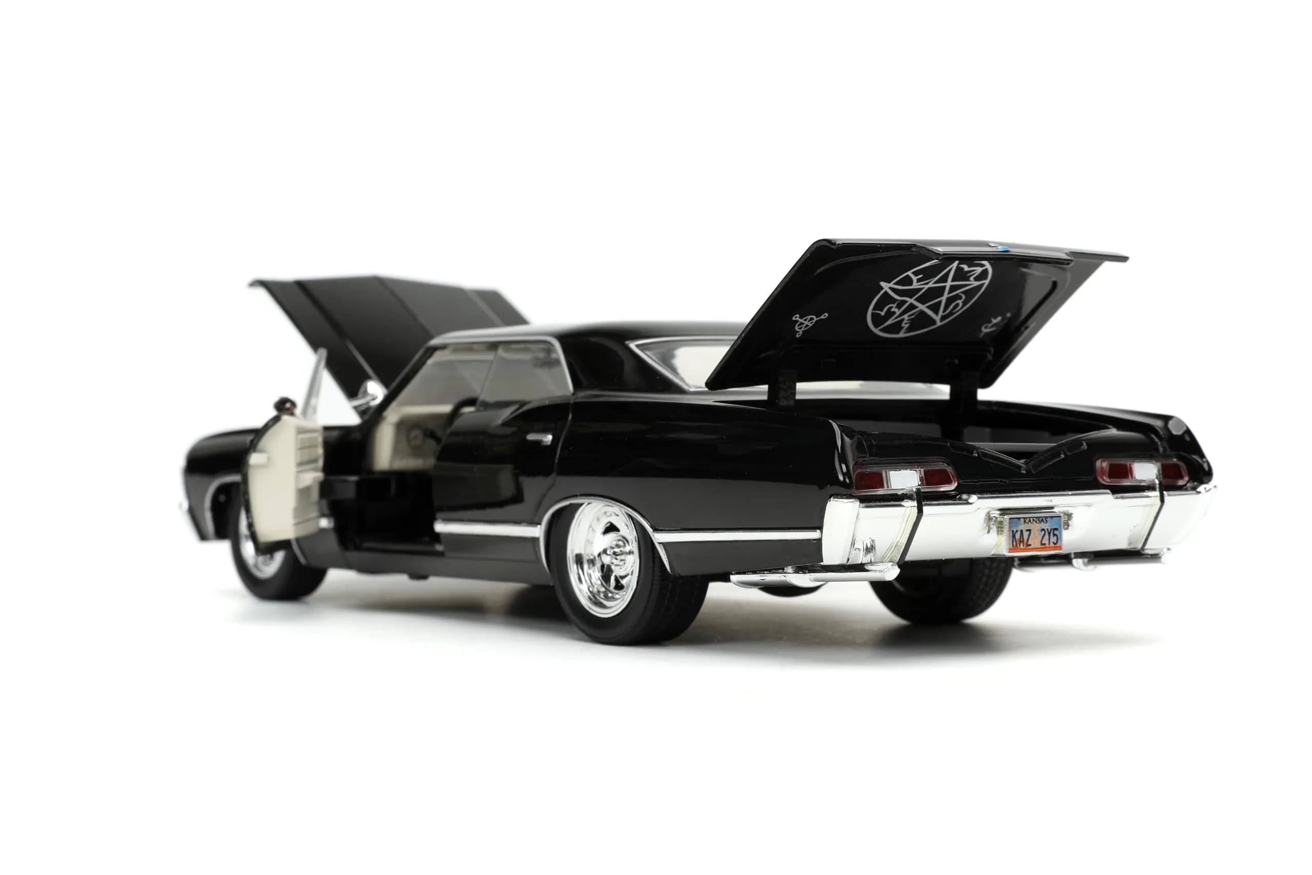 Jada Supernatural 1:24 1967 Chevy Impala Die-cast Car with Dean Winchester Figure | Ages 8+ (20 cm x 15 cm x 8 cm) - view 3