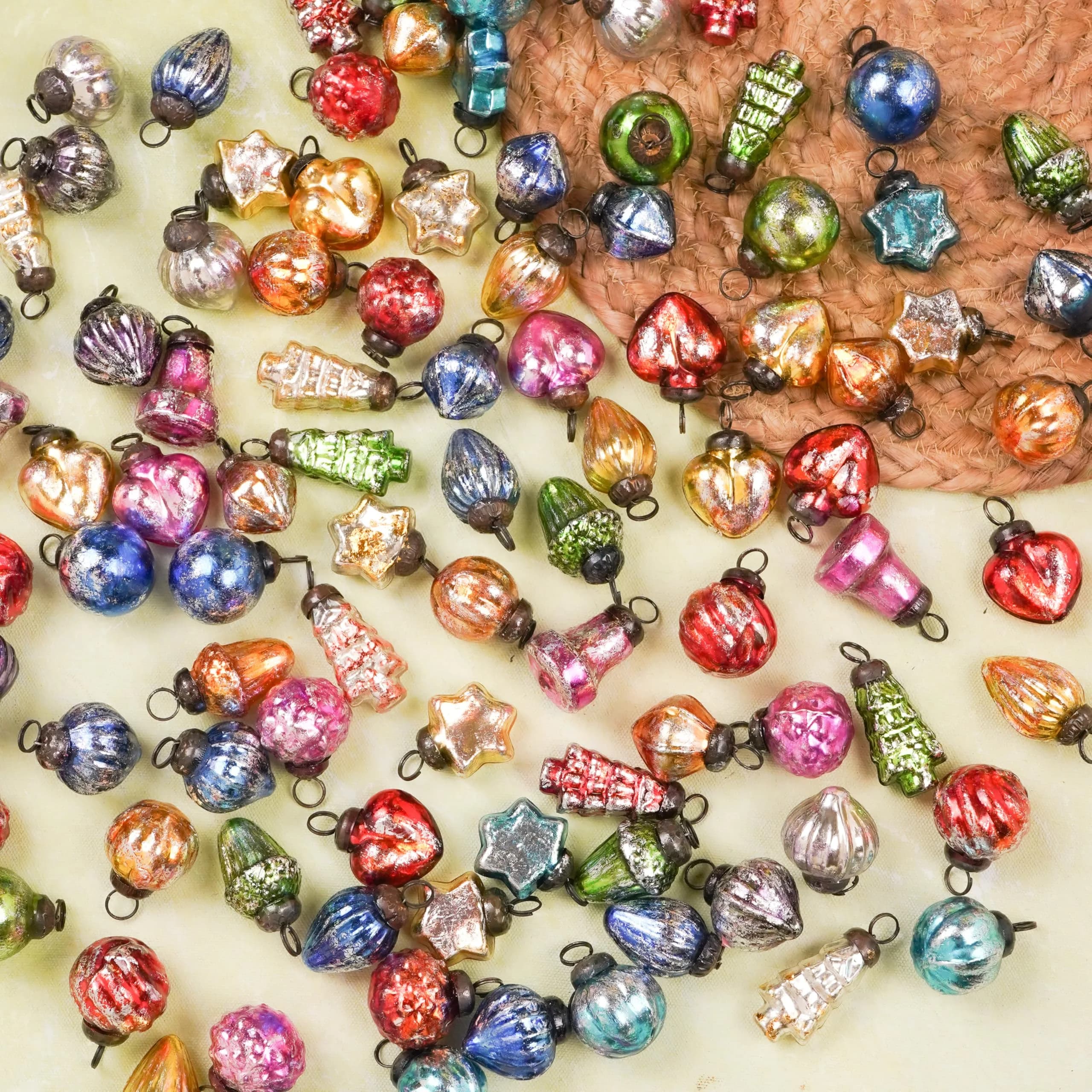 Indian Shelf Retro Distress Glass Christmas Tree Ornaments 25 Pieces (1.5 inches / 3.81 cm) - view 9