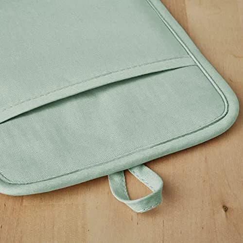 KitchenAid Ribbed Soft Silicone Pot Holder 2-Pack Set, Pistachio Green, 18cm x 23cm (7"x9") | Heat Resistant up to 260°C (500°F) thumbnail 4