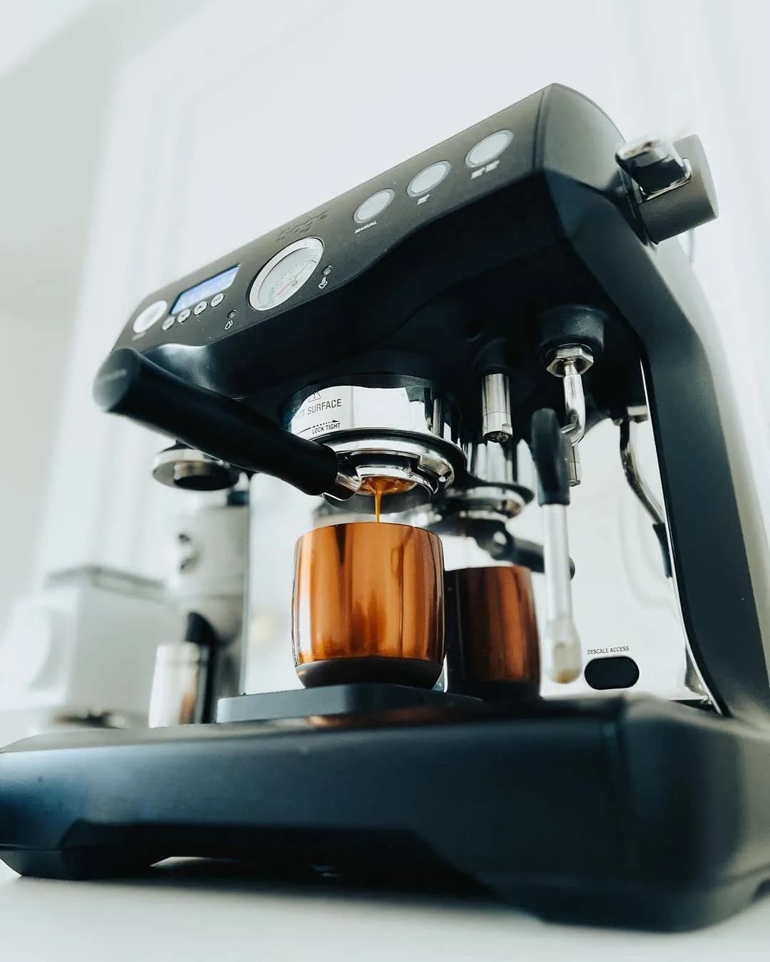 Normcore 58mm Bottomless Portafilter for Breville Dual Boiler Espresso Machines | Includes 18g Filter Basket thumbnail 4