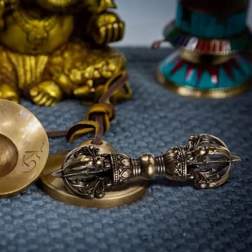 Homoyoyo Vintage Brass Vajra Pendant 8.85cm (3.48in) | Authentic Religious Decor thumbnail 6