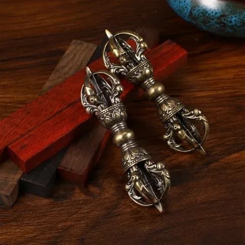 Homoyoyo Vintage Brass Vajra Pendant 8.85cm (3.48in) | Authentic Religious Decor thumbnail 9