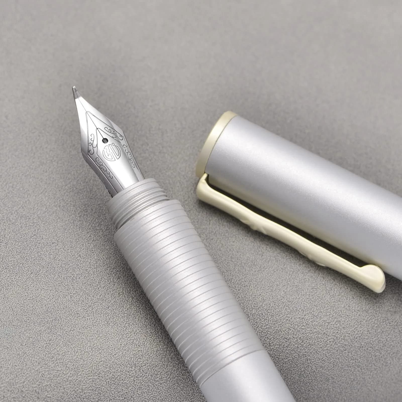 erofa H3 Fountain Pen H3-White Bent Nib with Bamboo Clip, Silver Aluminum Alloy Writing Pen - view 2