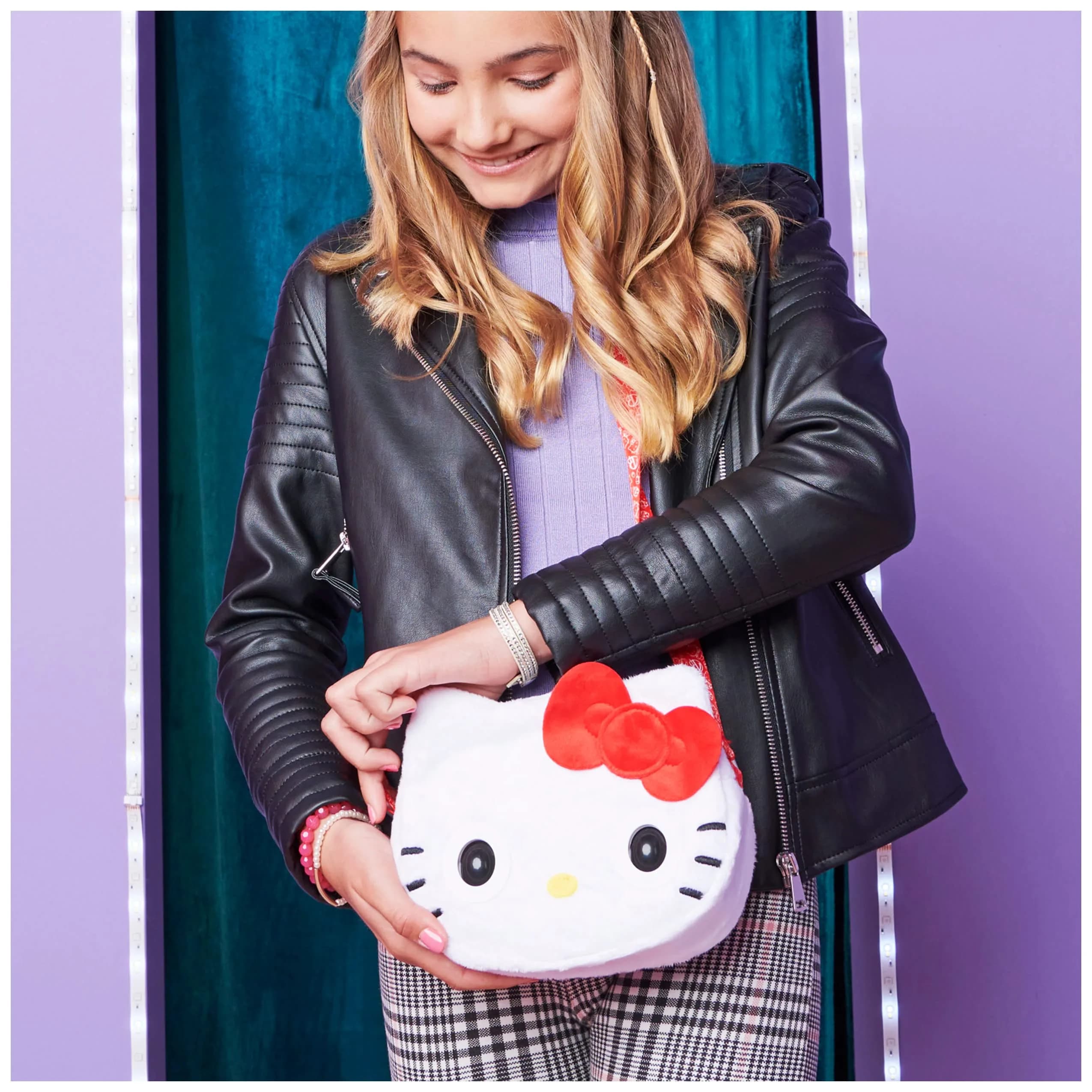Purse Pets Hello Kitty Interactive Shoulder Bag | 107 cm (42.1 in) with 30+ Sounds & Music - view 5