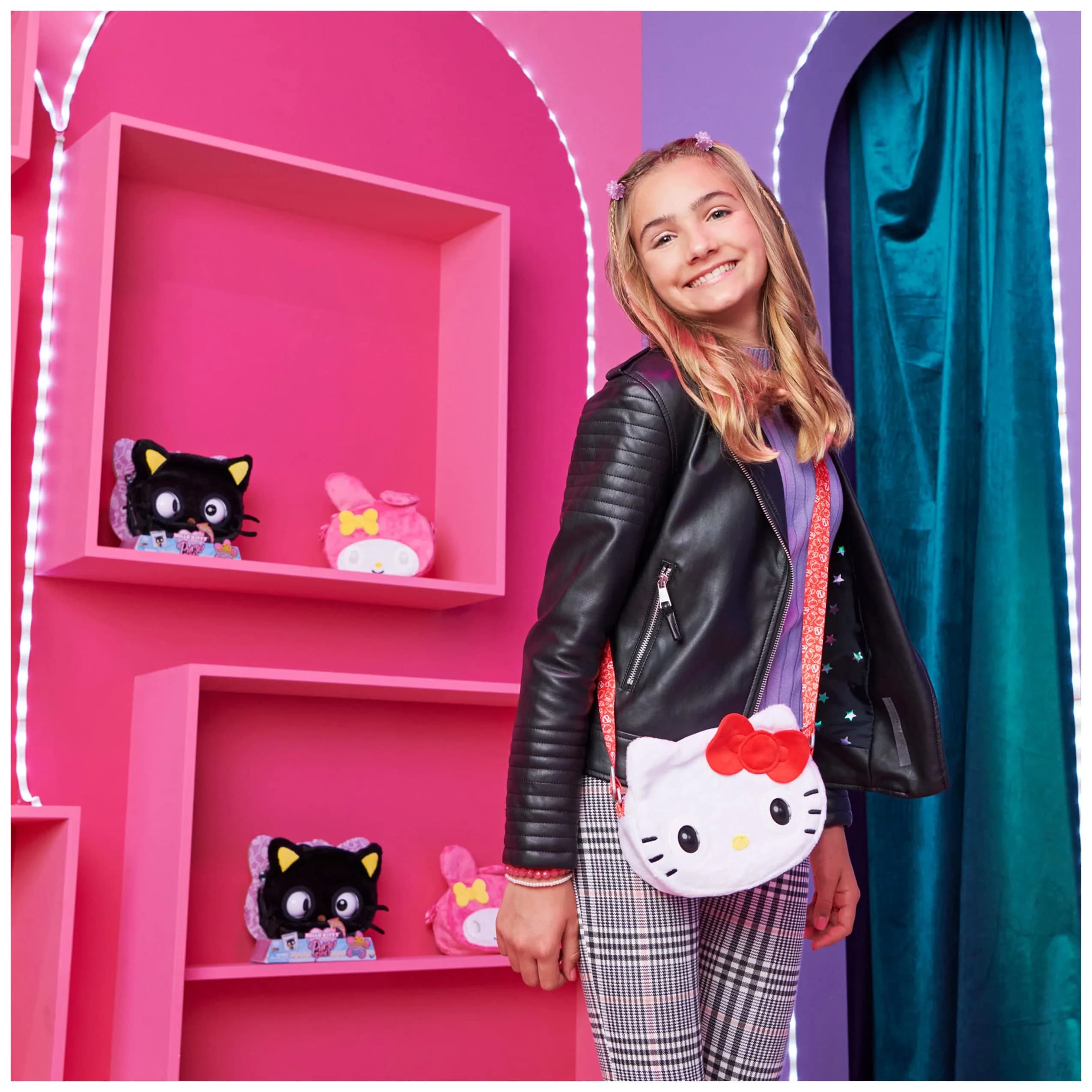 Purse Pets Hello Kitty Interactive Shoulder Bag | 107 cm (42.1 in) with 30+ Sounds & Music - view 4