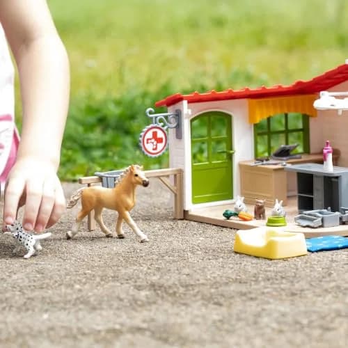 Schleich Farm World - 43Pc Veterinarian Practice with Pets | Interactive Animal Playset for Kids 3+ thumbnail 3