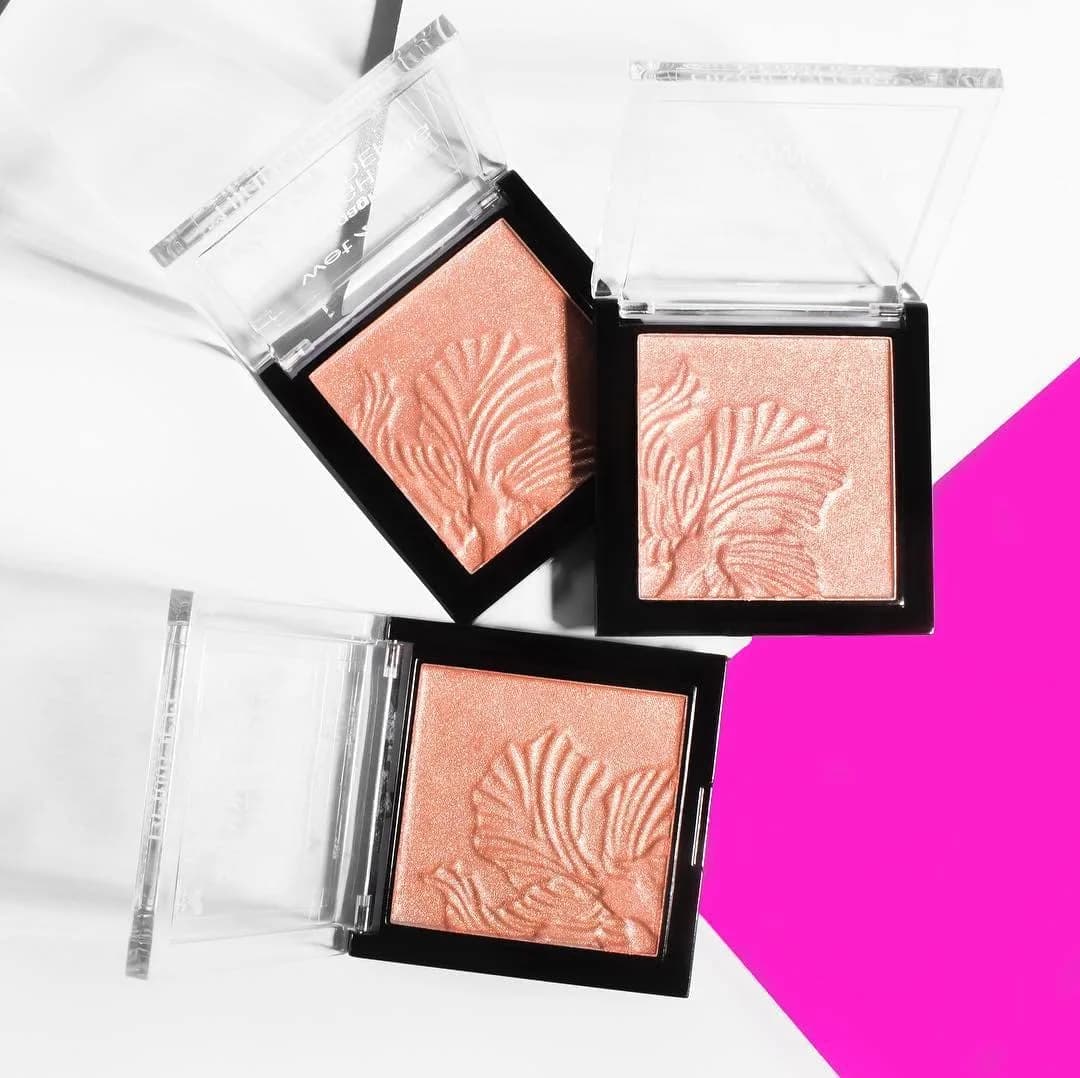 wet n wild Fantasy Makers Highlighter Makeup Electric Daisy | Shimmery Holographic Finish - view 9