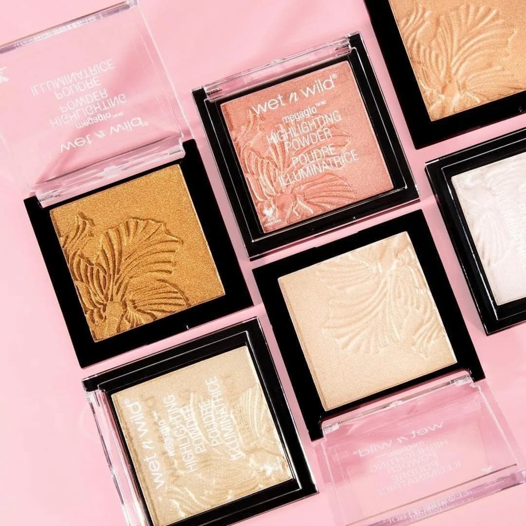 wet n wild Fantasy Makers Highlighter Makeup Electric Daisy | Shimmery Holographic Finish - view 2