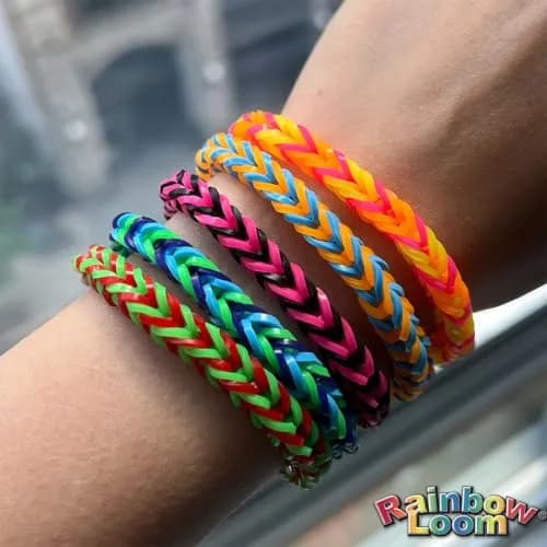 Rainbow Loom Treasure Box Neon Edition - 8000 Neon Rubber Bands & 150 C-Clips | 355.6 cm (14 in) Width thumbnail 6
