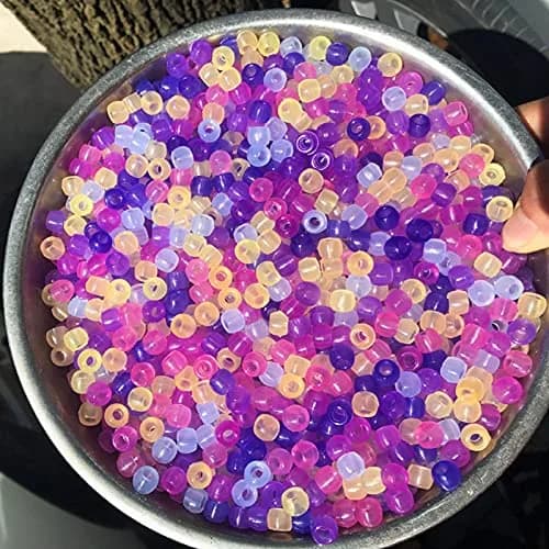 Looconi UV Beads Multi Color Changing Plastic Pony Beads 600 Pieces | Glow in The Dark & UV Reactive thumbnail 3