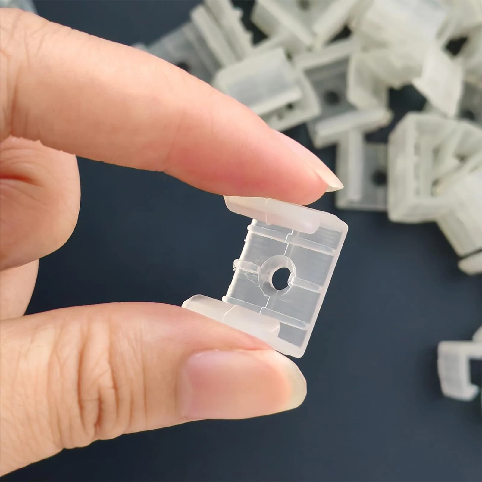 GYGhaoho LED Strip Light Clips 120 Pcs with Screws | Fits 14-17mm Strips - view 5